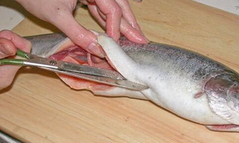 Carefully cutting the fish on a personal cutting board will protect against parasitic infections
