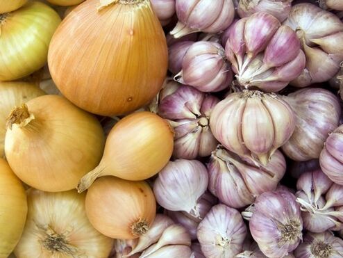 Garlic and onion – home remedies for treating helminthic infestations
